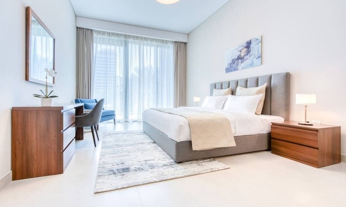 Business Bay Apartment | Captivating 1BR with Concierge and Luxurious Amenities