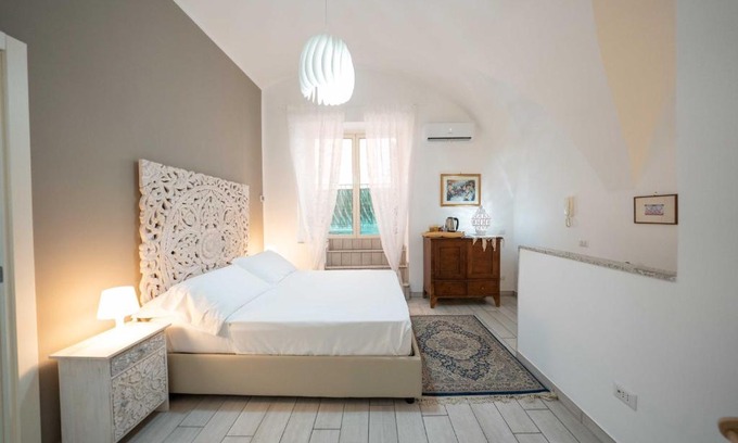 Chiaia Apartment | Casa Estia By Dimorra