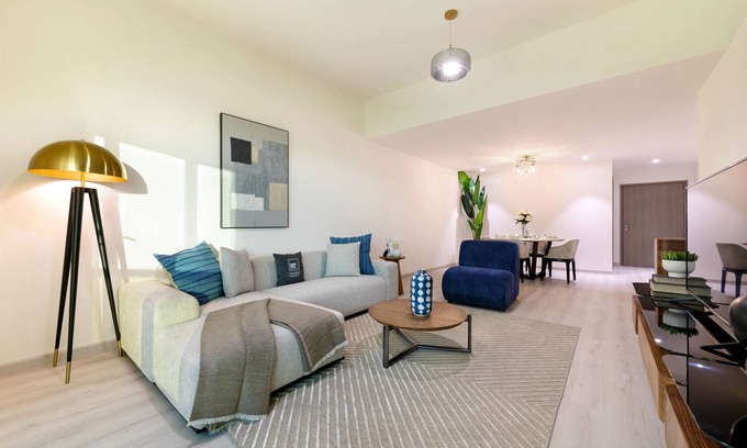 Trade Center Apartment | Charming Apt close to Dubai Future Museum & DIFC