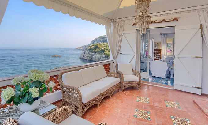Massa Lubrense Villa | Charming villa for 12 people with enchanting sea view, parking and swimming pool