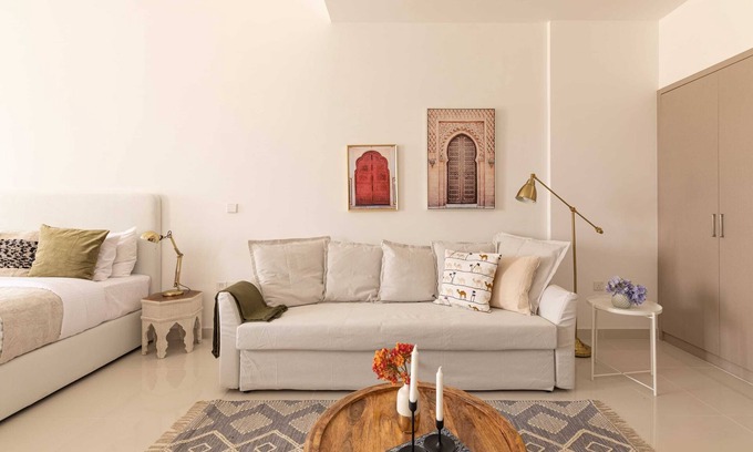 Dubai Sports City Apartment | Classy Studio Apartment in Sports City!