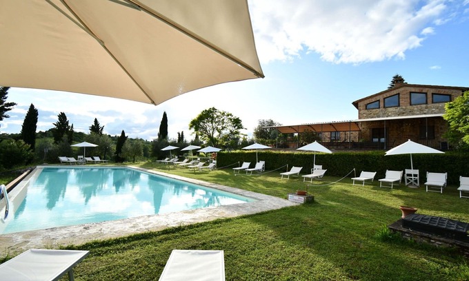 Ponte di Gabbiano Apartment | Cosy apartment for 5 people with A/C, pool, WIFI, TV and pets allowed, close to Siena