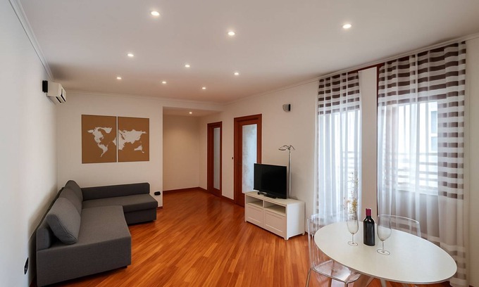 Arenella Apartment | Cozy apartment in the heart of the lively Vomero district