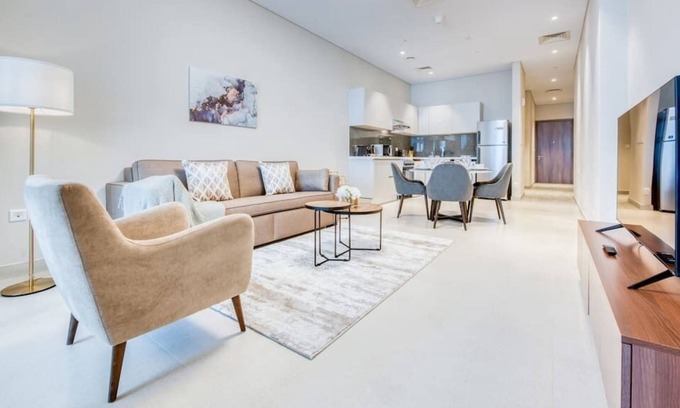 Business Bay Apartment | Deluxe 1BR in the Heart of Business Bay