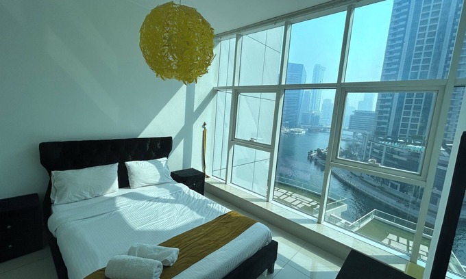 Dubai Marina Apartment | Deluxe 2 bed room apartment with a Full Marina View