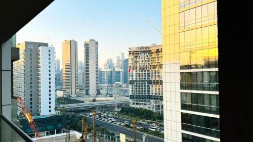 Business Bay Apartment | Deluxe Homestay Oval Tower, Business Bay