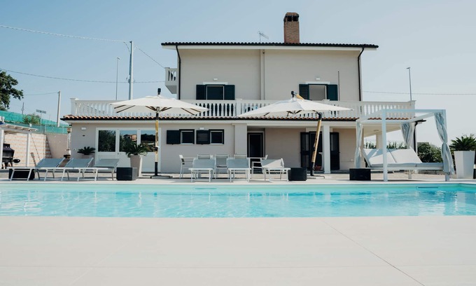 Collecorvino Villa | Di Luzio Holiday House