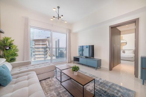 Business Bay Apartment | Elegant 1BR with Balcony & Views in Business Bay