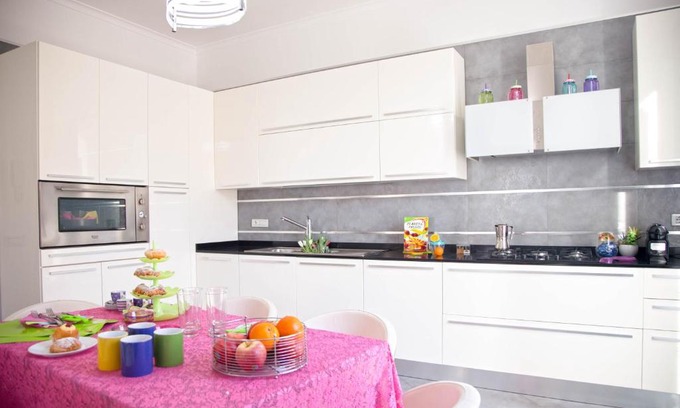 Naples City Centre Apartment | Ferdinando Arthouse Oversized Modern Apartment - By Gocce Team