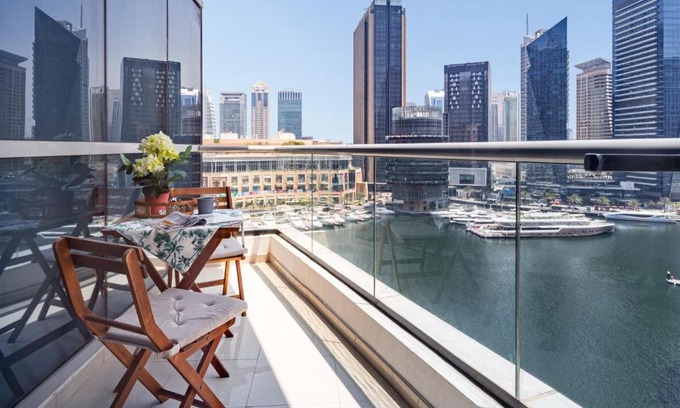 Dubai Marina Apartment | Frank Porter - Bay Central