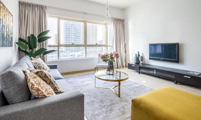 Dubai Marina Apartment | Frank Porter - Marina Views Tower B
