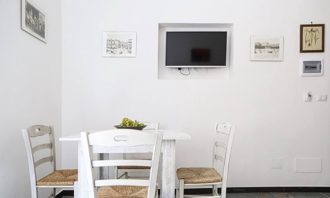 Quartieri Spagnoli Apartment | Gelso II Apartment by Wonderful Italy