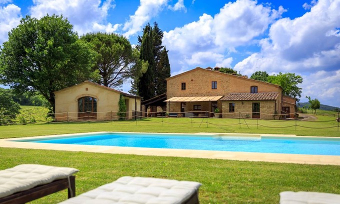 Buonconvento House | House ∙ 9 bedrooms ∙ 18 guests