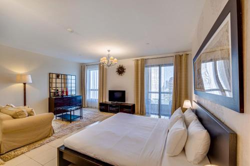 Dubai Marina Apartment | Huge Sea View Studio in Murjan JBR