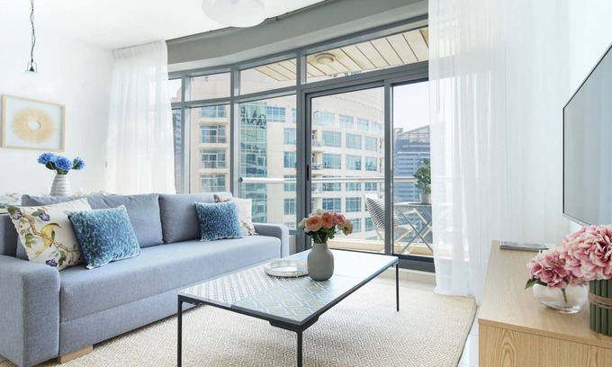 Dubai Marina Apartment | Impressive 1BR w/ Incredible Marina Views!