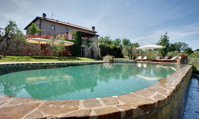 San Casciano in Val di Pesa Villa | 530 m² Villa ∙ 6 bedrooms ∙ 15 guests