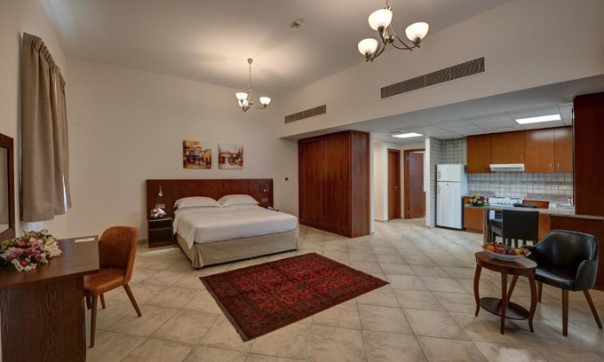 Motor City Apartment | J5 Studio Holiday Homes Uptown Motor City