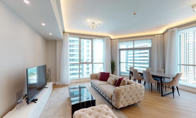 Dubai Marina Apartment | Key View - Torch Tower