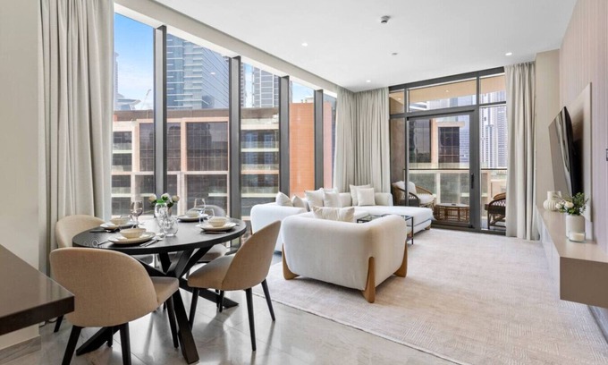 Downtown Dubai Apartment | Lavish 1-Bedroom w/Burj Khalifa view in Peninsula