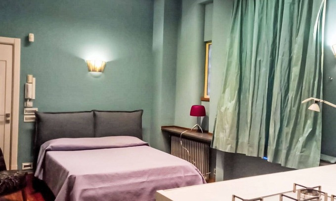 Chiaia Apartment | Lovely apartment for 2 people with WIFI, A/C