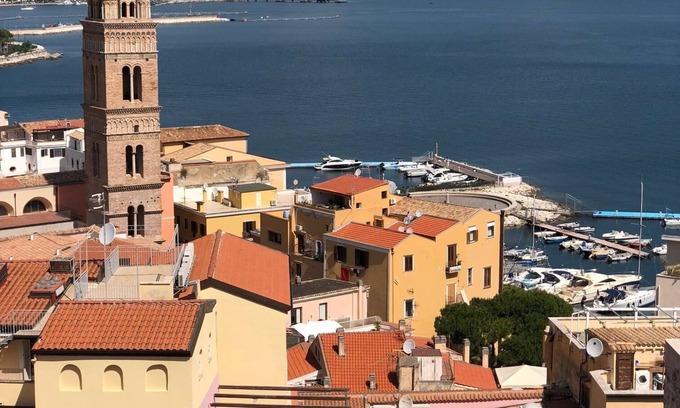 Gaeta House | Lovely Penthouse Suite