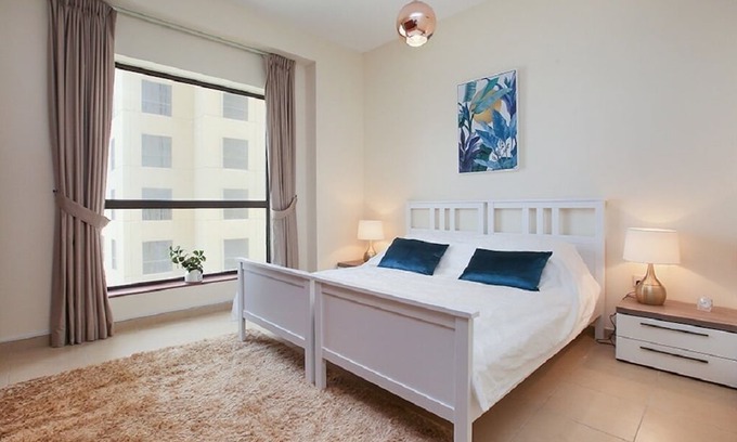 Dubai Marina Apartment | Lovely two bedroom apartment next to the beach