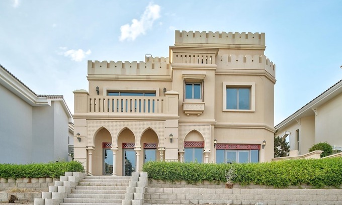Palm Jumeirah Villa | Luxurious 6 bedrooms Villa in Palm Jumeirah