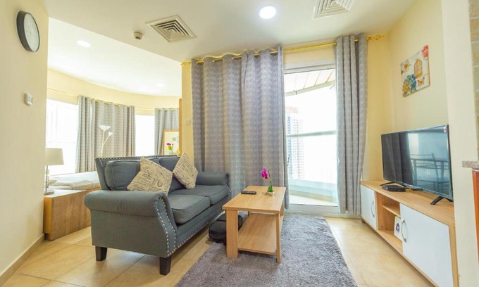 Jumeirah Lake Towers Apartment | Luxury Escapes - Modern Budget studio with balcony in JLT!