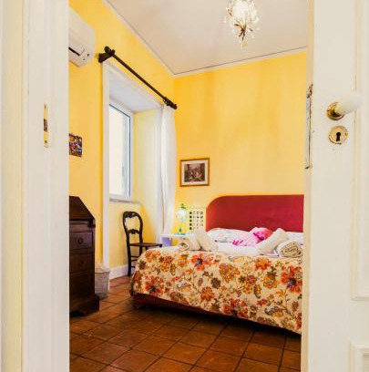 Chiaia House | Ma maison shared home in Chiaia 1