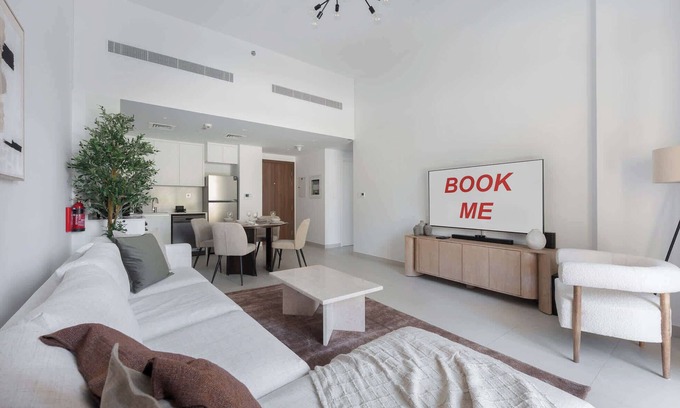 Umm Suqeim 3 Apartment | MJL Apartment for 4 people near Water Parks!