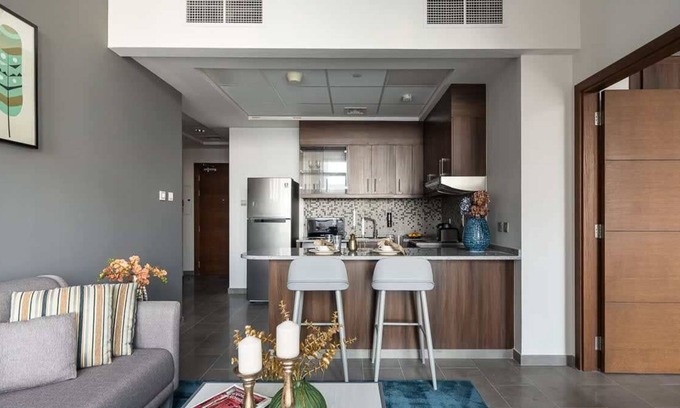 Dubai Marina Apartment | Modern 1BR Apartment with Marina Views!