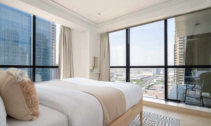 Jumeirah Lake Towers Apartment | Modern 1BR Haven w City Views in JLT