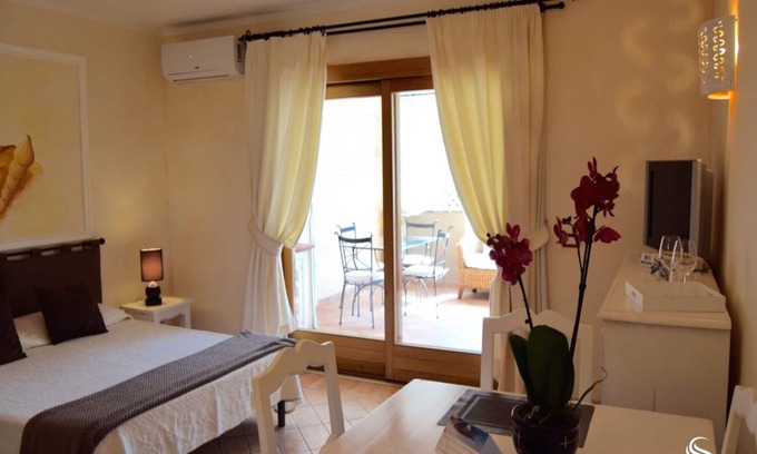 Porto Rotondo Apartment | MONOLOCALE SUITE SARDEGNA SMERALDA SUITE