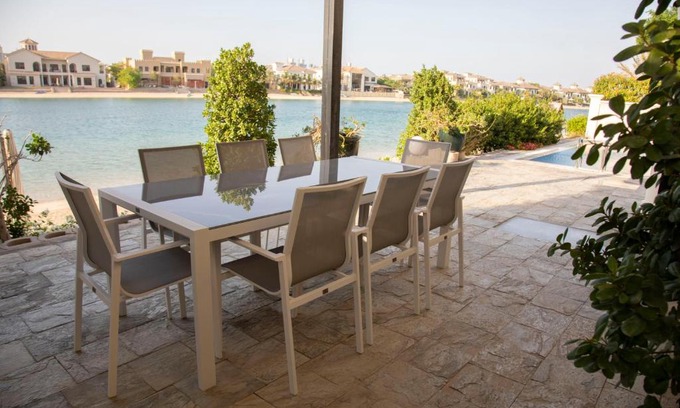 Palm Jumeirah Villa | Nasma Luxury Stays - Frond M, Palm Jumeirah