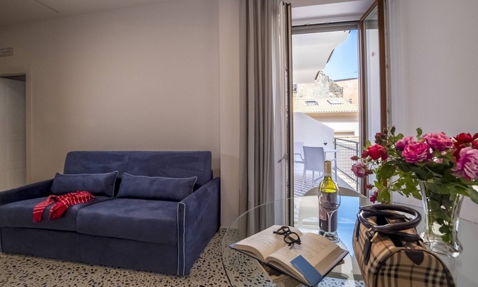 Schiazzano Apartment | Neva-Elegant Suite with Balcony in Massa Lubrense center 10 minutes from Sorrento