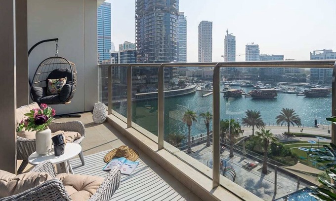 Dubai Marina Apartment | Opulent 1BR Apt with Mesmerizing Marina Views!