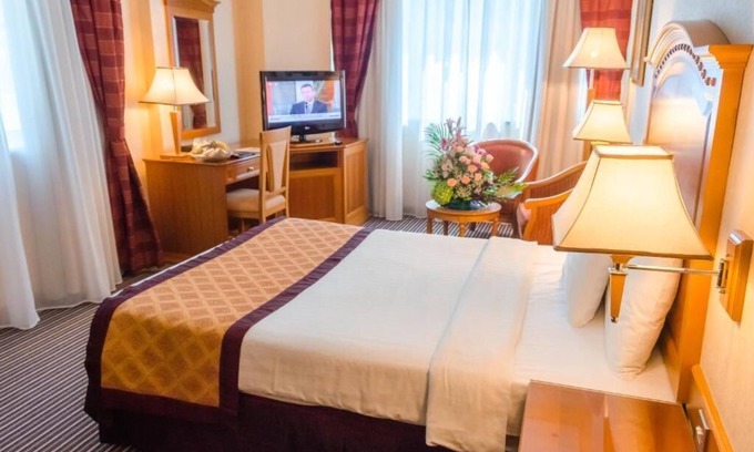 Al Muraqqabat House | Premium Room Near Al Rigga Metro AB