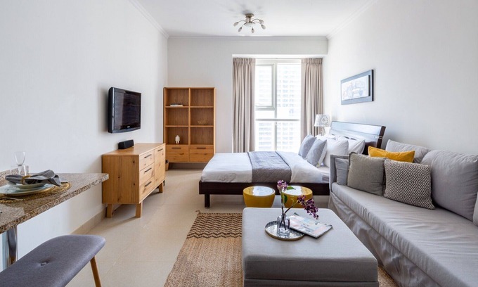 Jumeirah Lake Towers Apartment | Prime Studio Apartment in JLT!