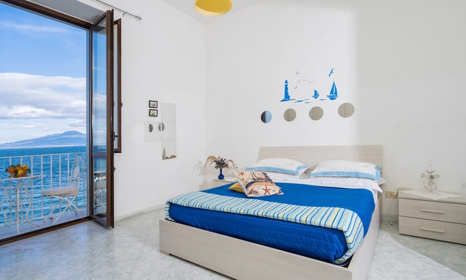 Sorrento Historic Centre Apartment | Private apartment, panoramic balcony with a view of the sea in Sorrento