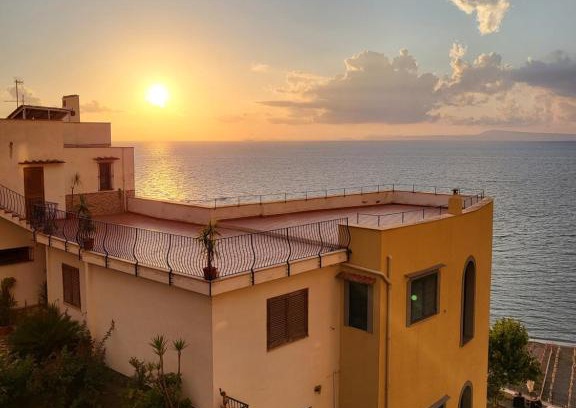 Meta Bed & Breakfast | Sea Shine