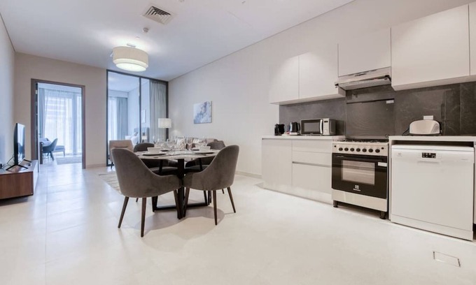 Business Bay Apartment | Sophisticated 1BR Apartment in the Heart of Business Bay
