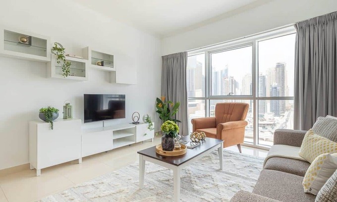 Jumeirah Lake Towers Apartment | Spacious 1BR Apartment in JLT - Sleeps 4