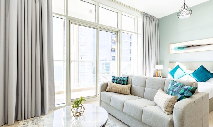 Dubai Marina Apartment | Spacious Studio in Dubai Marina with Marina Views