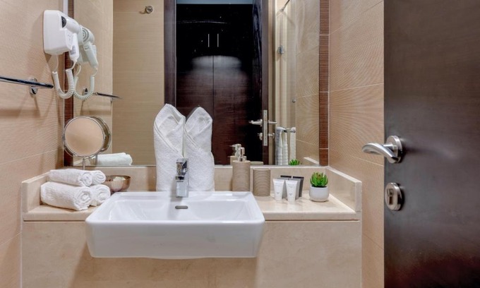 Dubai Marina Apartment | Stella Stays Bright Studio Dubai JBR Beach Netflix