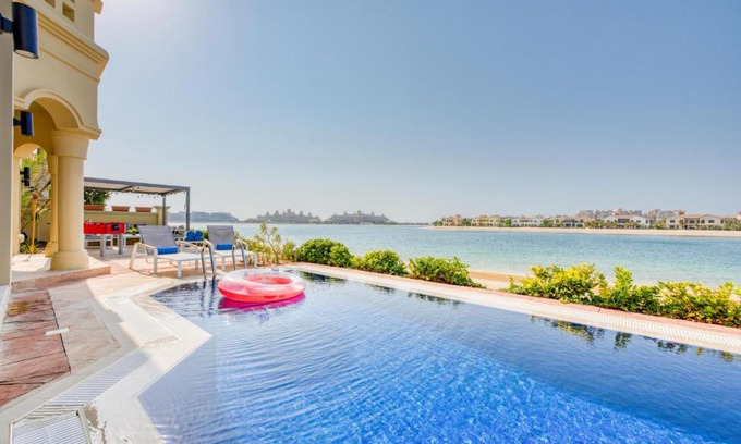 Palm Jumeirah Villa | Stella Stays Fabulous 4 BDR Palm Villa Beach Private Pool