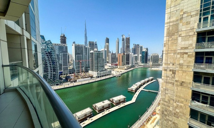 Business Bay Apartment | Stunning Canal and Burj View