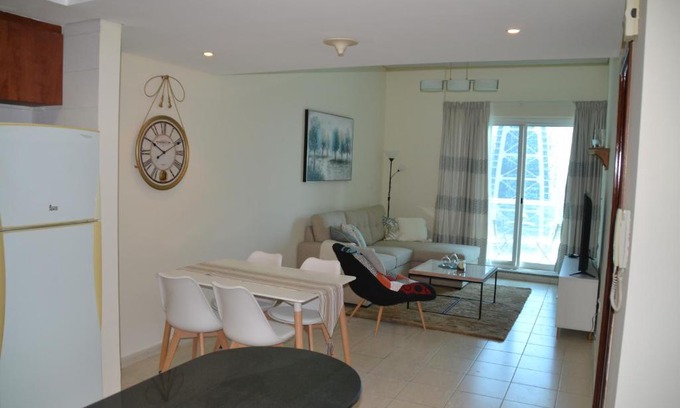 Jumeirah Lake Towers Apartment | Stunning Lake Views in Dubai JLT