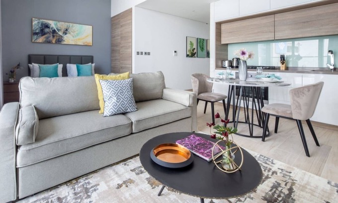 Dubai Marina Apartment | Stunning Studio In Unbeatable Location!