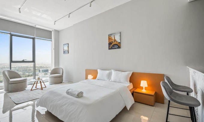 Dubai Apartment | Stylish New Studio Wpool - Cozy