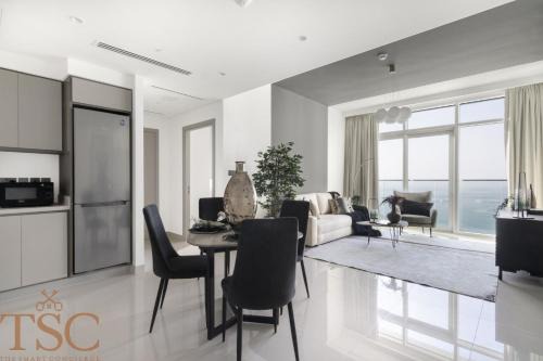 Dubai Marina Apartment | The Smart Concierge - Sunrise Bay beachfront